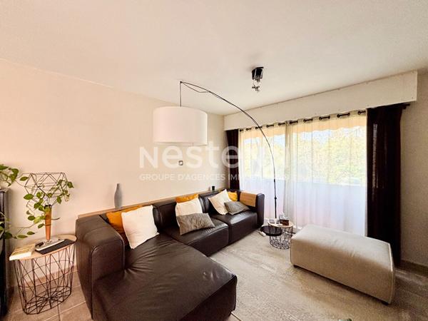 LES PENNES MIRABEAU - EXCLUSIVITÉ - Appartement spacieux de 99m2 - 5 pièces avec un balcon et une cave en sous sol