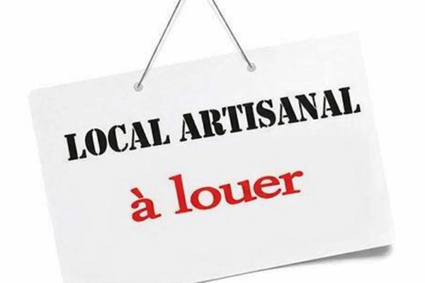 SAINT GILLES CROIX DE VIE (85), LOCAL D'ACTIVITE récent de 137 m² avec bureaux, idéal artisan ou PME – emplacement stratégique zone de la Bégaudière.