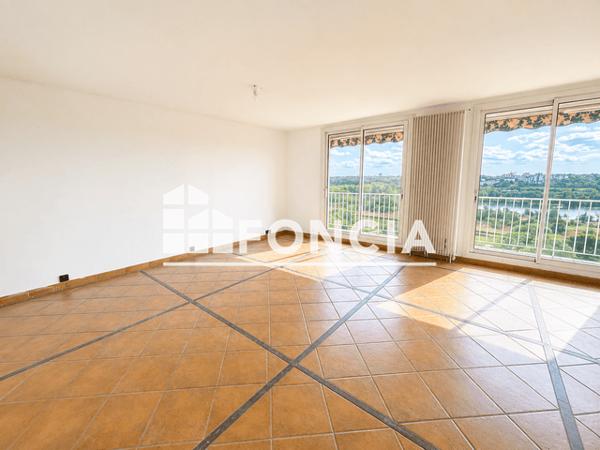 Location Appartement 4 pièces 70 m² - Tours 37000