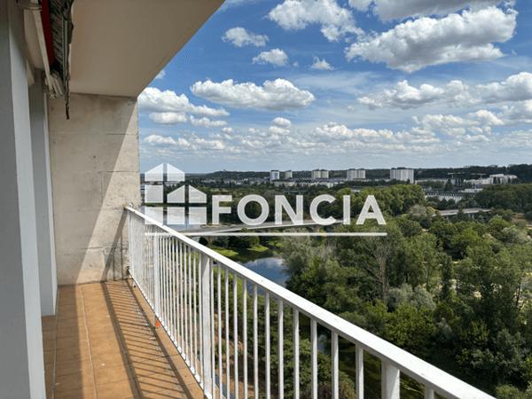Location Appartement 4 pièces 70 m² - Tours 37000