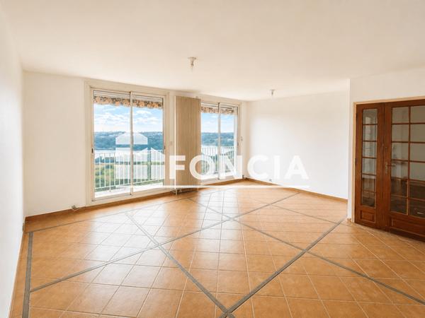 Location Appartement 4 pièces 70 m² - Tours 37000
