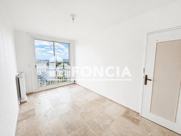 Location Appartement 4 pièces 70 m² - Tours 37000
