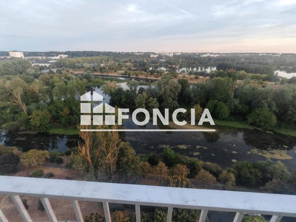 Location Appartement 4 pièces 70 m² - Tours 37000