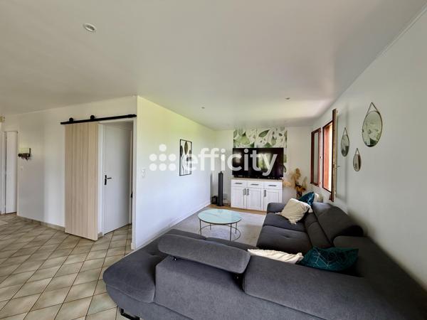 Maison
         4 pièces
        - 90 m² 278 000 € *