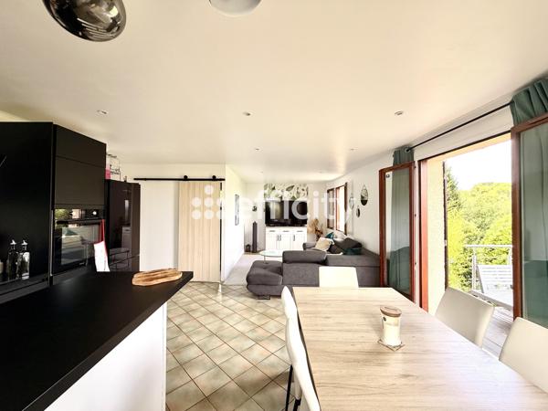 Maison
         4 pièces
        - 90 m² 278 000 € *