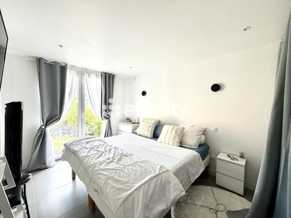 Maison
         4 pièces
        - 90 m² 278 000 € *