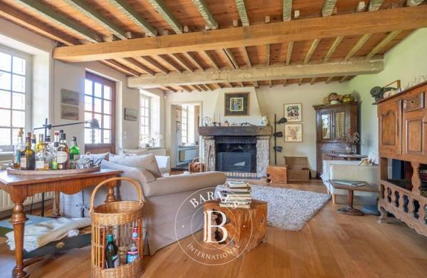 Avelin, Maison 4 Chambres -  197 m² à vendre