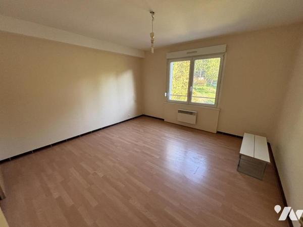 Immeuble de rapport comprenant 2 logements (T3 d'env 85 m² - T6 duplex d'env 150 m²) - secteur calme