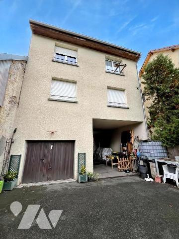 Immeuble de rapport comprenant 2 logements (T3 d'env 85 m² - T6 duplex d'env 150 m²) - secteur calme
