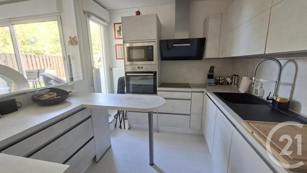 Appartement F4 à vendre  4 pièces - 102,20 m 2   ANGOULEME  - 16
