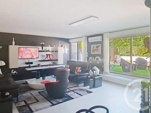 Appartement F4 à vendre  4 pièces - 102,20 m 2   ANGOULEME  - 16
