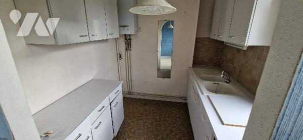 appartement au 1er étage avec balcon