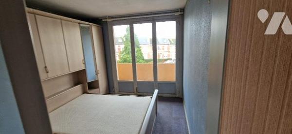 appartement au 1er étage avec balcon