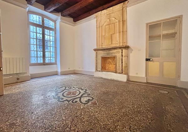 TARASCON - STUDIO - REZ DE CHAUSSEE