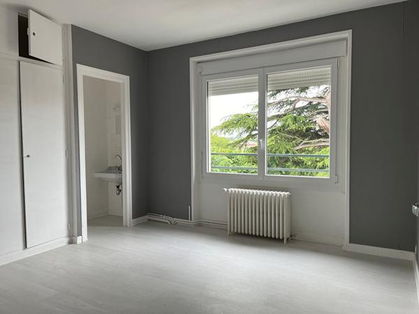 Maison 5 pièces à louer Dangé Saint Romain - 86220 / Réf: 614