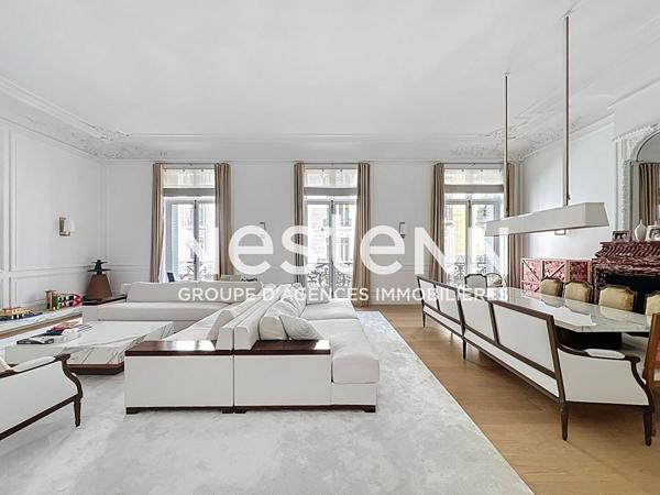 Exclusivité - Paris 8ème - Parc Monceau - Immeuble de grand standing - Appartement 5 pièces d'environ 250 m2 - Cave - Parking en sus