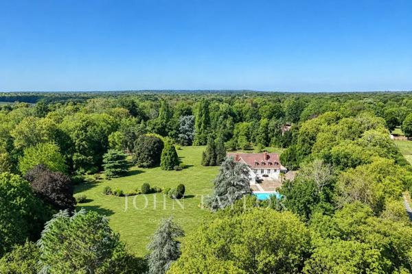 Senlis – Propriété confidentielle au cœur d’un parc de 3 hectares