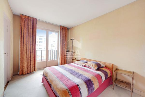 PROCHE NATION  RARE  AU  DERNIER ETAGE  163 M2 5 PIèces avec balcon