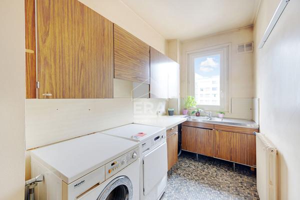 PROCHE NATION  RARE  AU  DERNIER ETAGE  163 M2 5 PIèces avec balcon