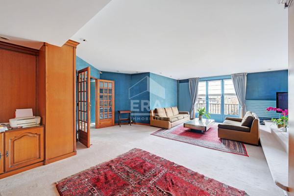 PROCHE NATION  RARE  AU  DERNIER ETAGE  163 M2 5 PIèces avec balcon