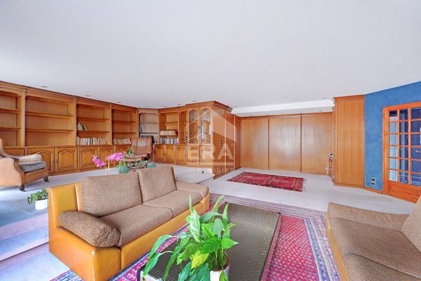 PROCHE NATION  RARE  AU  DERNIER ETAGE  163 M2 5 PIèces avec balcon