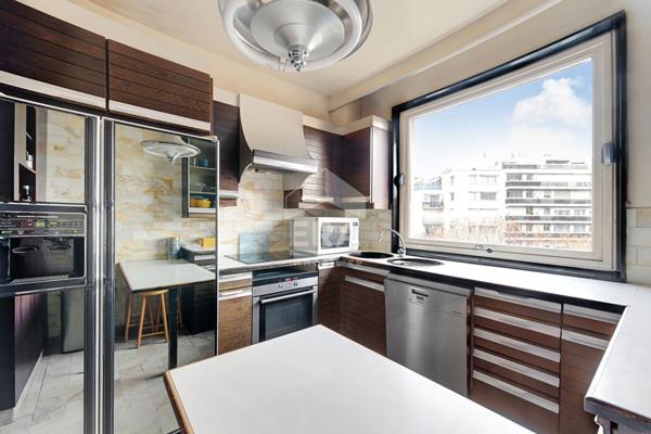 PROCHE NATION  RARE  AU  DERNIER ETAGE  163 M2 5 PIèces avec balcon