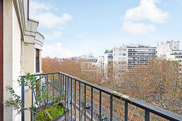 PROCHE NATION  RARE  AU  DERNIER ETAGE  163 M2 5 PIèces avec balcon