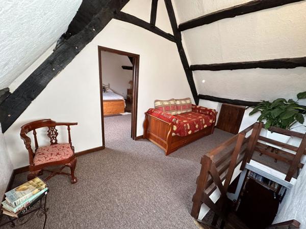 Charmant manoir du XVIIIe siècle et longère sur 1,6 hectare parfait pour une activité de gîtes