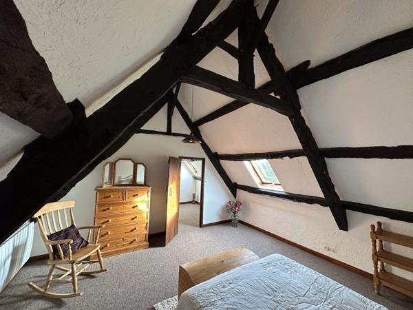 Charmant manoir du XVIIIe siècle et longère sur 1,6 hectare parfait pour une activité de gîtes