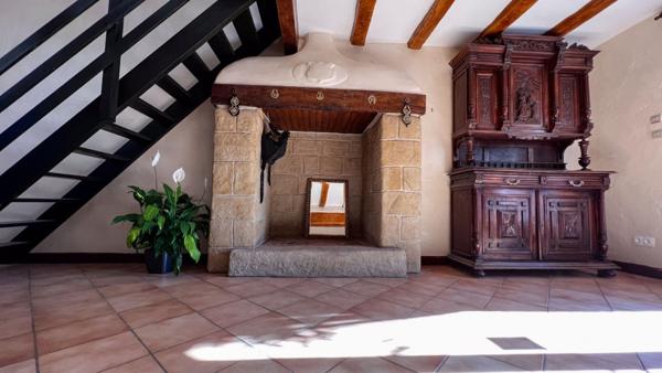 Charmant manoir du XVIIIe siècle et longère sur 1,6 hectare parfait pour une activité de gîtes