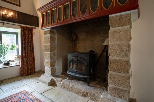 Charmant manoir du XVIIIe siècle et longère sur 1,6 hectare parfait pour une activité de gîtes