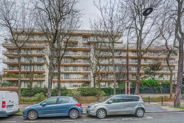 Appartement à vendre à Neuilly-sur-Seine dans les Hauts-de-Seine (92200), ref : 4 PIECES BD J.MERMOZ
