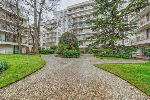 Appartement à vendre à Neuilly-sur-Seine dans les Hauts-de-Seine (92200), ref : 4 PIECES BD J.MERMOZ