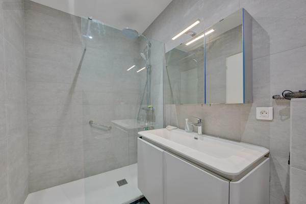 Appartement à vendre à Neuilly-sur-Seine dans les Hauts-de-Seine (92200), ref : 4 PIECES BD J.MERMOZ