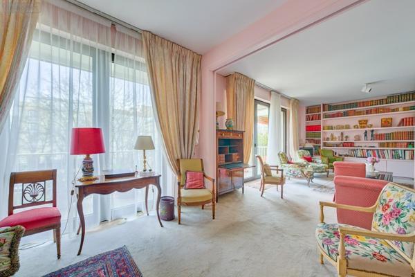 Appartement à vendre à Neuilly-sur-Seine dans les Hauts-de-Seine (92200), ref : 4 PIECES BD J.MERMOZ