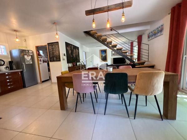 PROPRIÉTÉ FAMILIALE RARE À LA VENTE