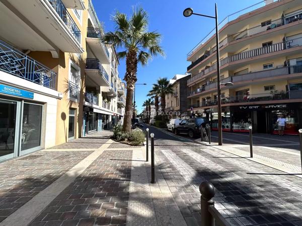 Location Local commercial 1 pièces 63 m2 à Sainte-Maxime