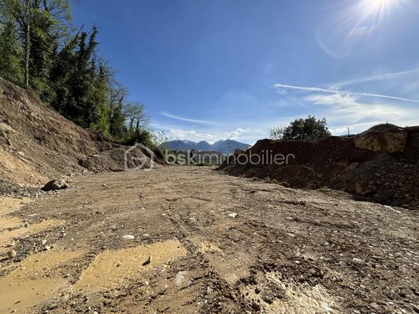 Terrain de 2 269 m²