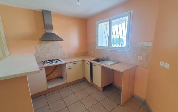 Vente Maison plain pied avec garage et jardin à rafraîchir Moussan   