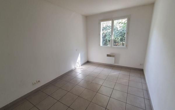 Vente Maison plain pied avec garage et jardin à rafraîchir Moussan   