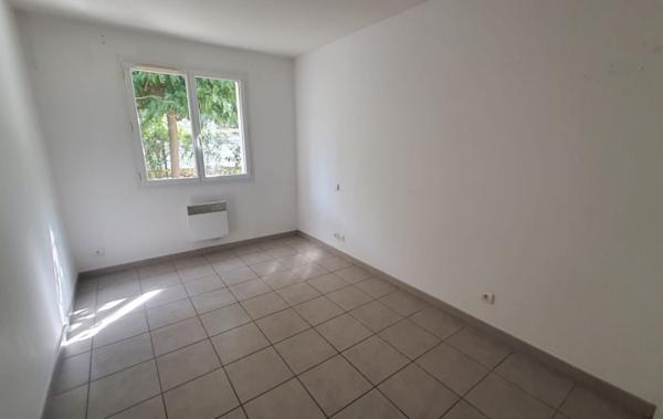 Vente Maison plain pied avec garage et jardin à rafraîchir Moussan   