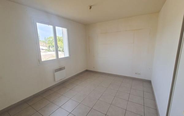 Vente Maison plain pied avec garage et jardin à rafraîchir Moussan   