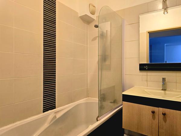 Appartement
         2 pièces
        - 42 m² Exclusivité 115 000 € *