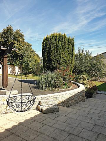 Maison 145 m² pierre à vendre 6 pièces BELLEVIGNE (16) 3/4 Chambres plus piscine,