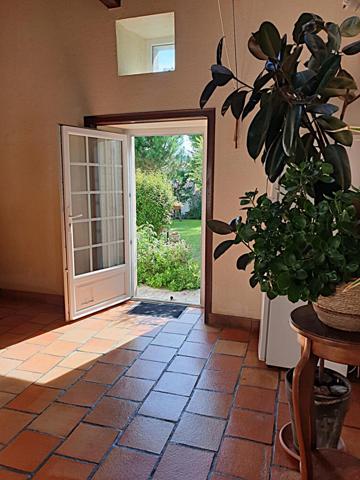 Maison 145 m² pierre à vendre 6 pièces BELLEVIGNE (16) 3/4 Chambres plus piscine,