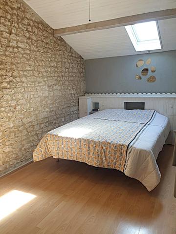Maison 145 m² pierre à vendre 6 pièces BELLEVIGNE (16) 3/4 Chambres plus piscine,
