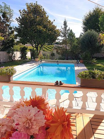 Maison 145 m² pierre à vendre 6 pièces BELLEVIGNE (16) 3/4 Chambres plus piscine,