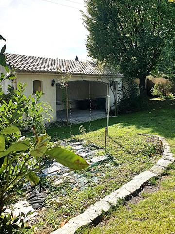 Maison 145 m² pierre à vendre 6 pièces BELLEVIGNE (16) 3/4 Chambres plus piscine,