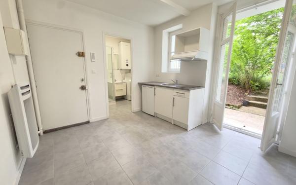 Immeuble à vendre    12 pièces • 224,18 m2 Poitiers