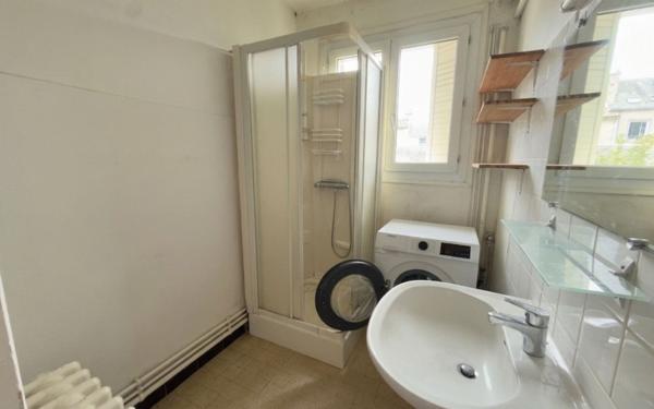 Immeuble à vendre    12 pièces • 224,18 m2 Poitiers